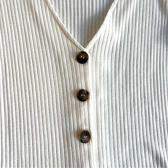 NWOT Reformation Jeans Iris Ivory Ribbed V-Neck Cardigan Top Size Medium - Picture 11 of 12